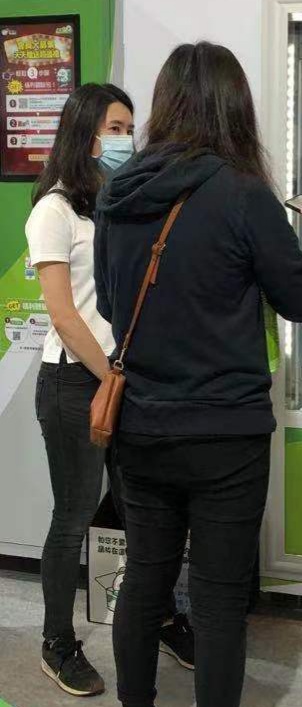 2020 年中華郵政於台北金融博覽會展示智慧販賣機，結合郵政品牌與智慧零售技術