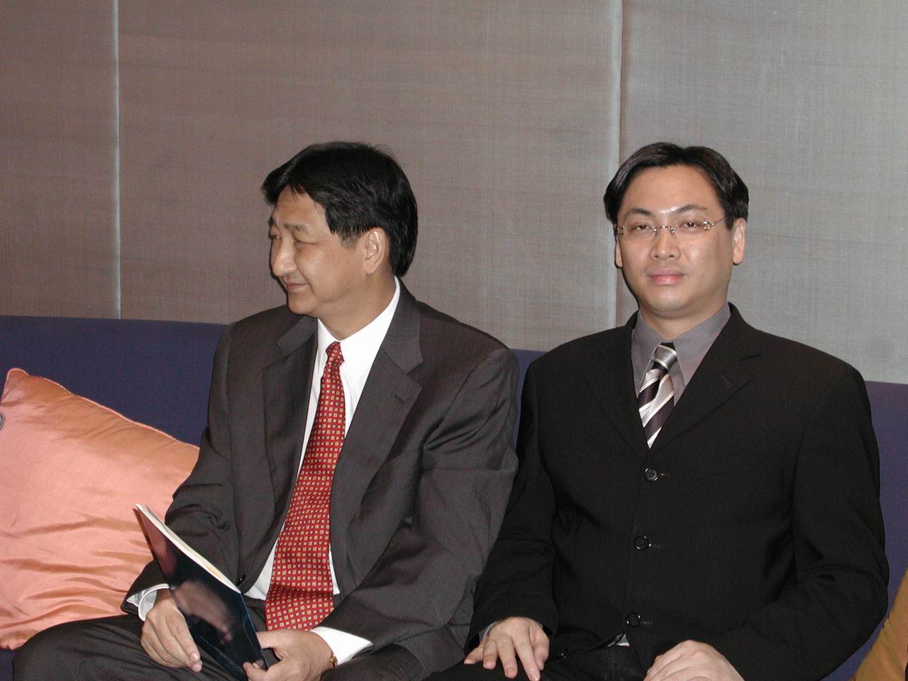 網虎國際高層於馬來西亞合作簽約儀式——跨國合資經營的典範案例（2000年）