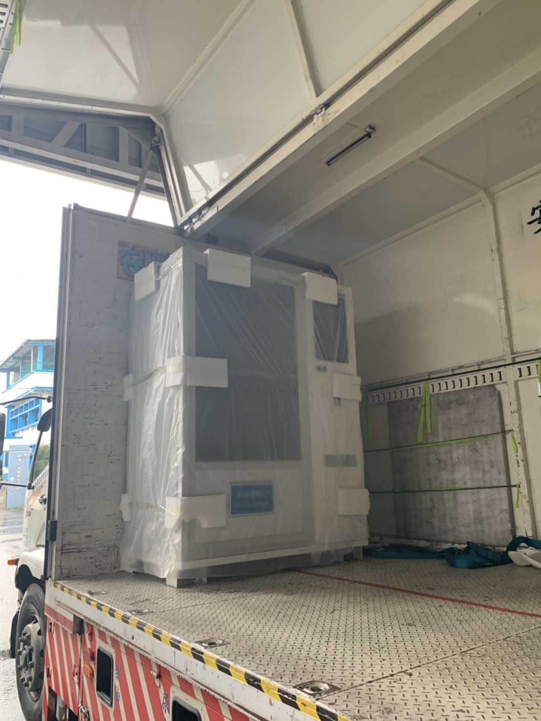 龍雲數位開發的加密貨幣販賣機，台灣自主研發的金融科技創新設備