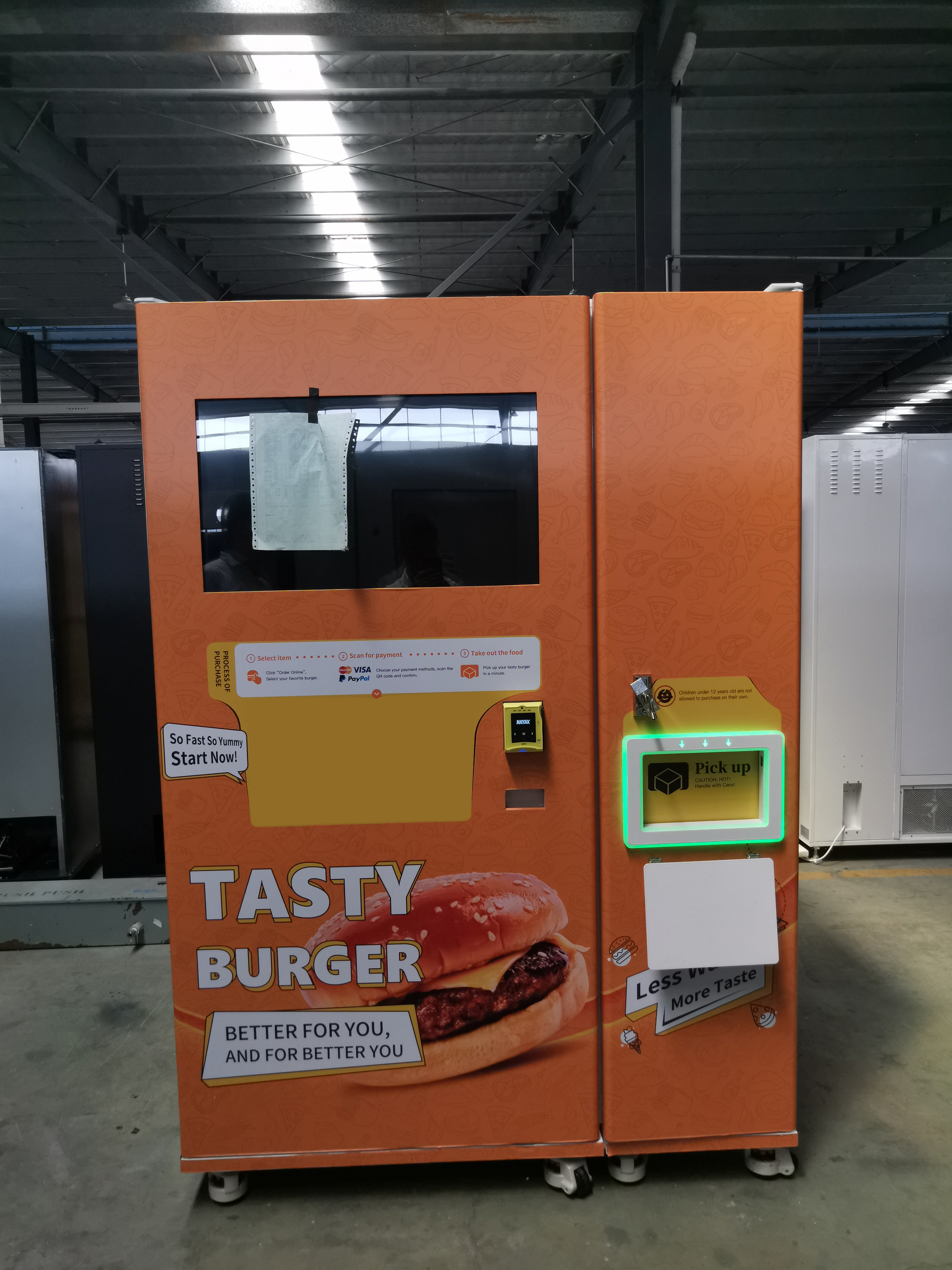 Tasty Burger 冷凍微波漢堡販賣機實機照片