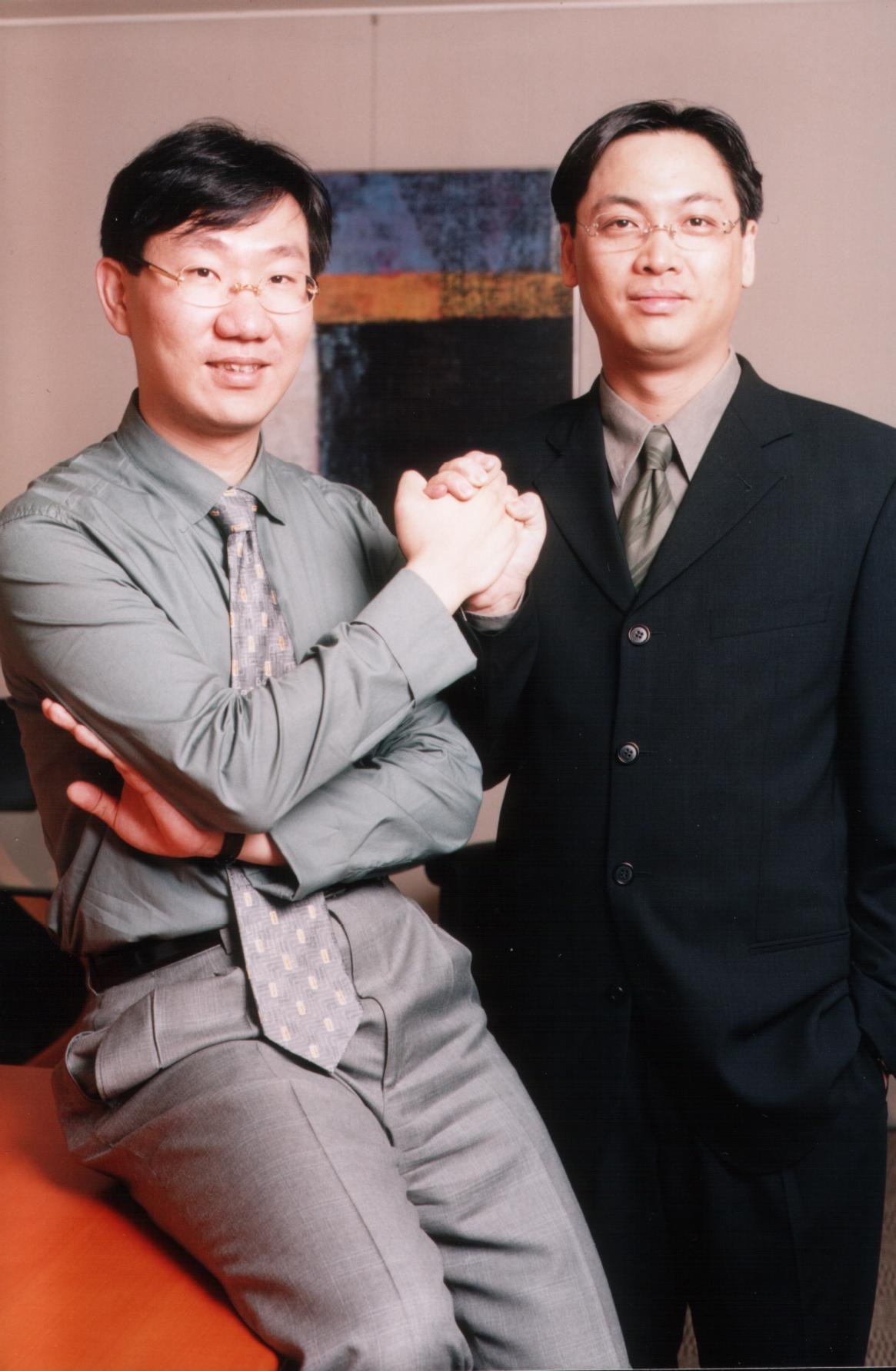 李奇申與合作夥伴互動