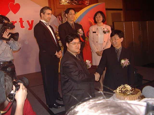 Peter Kurz加入網虎記者會
