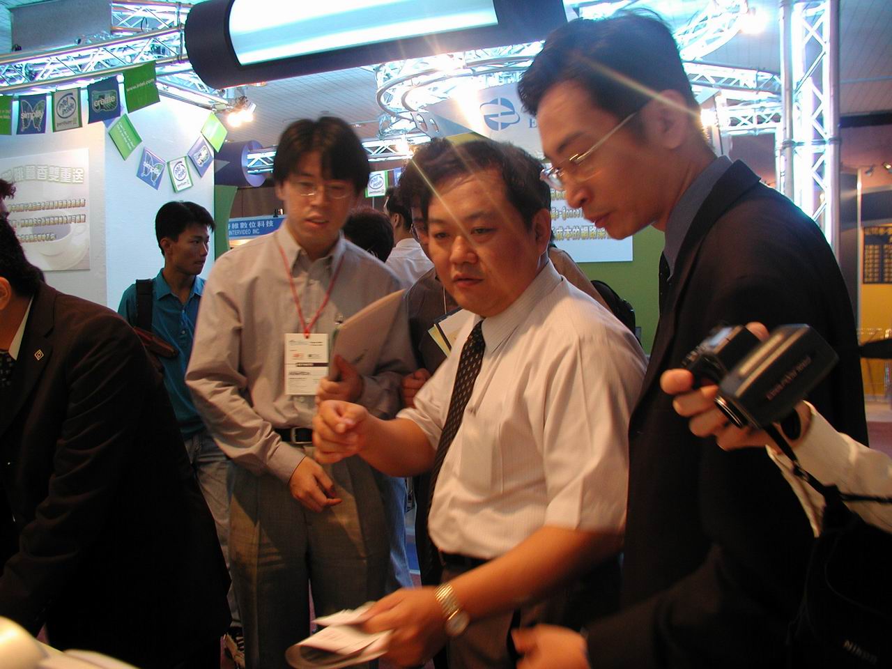 李奇申於台灣 LinuxWorld 2000 展場